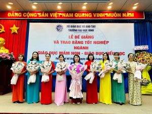 Sinh viên lớp K61 - Giáo dục tiểu học nhận bằng tốt nghiệp năm 2023